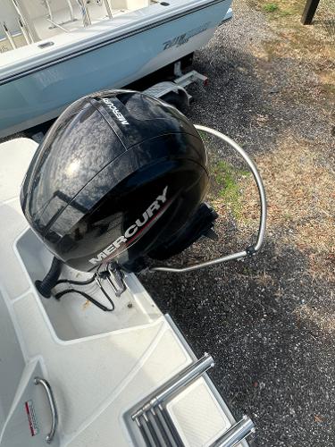 Slide: The Image of 2021 Sea Ray SPX 210 OB with Mercury outboard motor. - 14