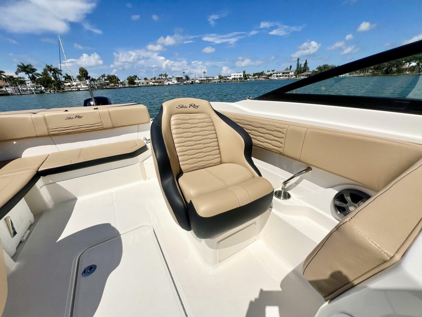 Slide: The Image of Sea Ray SPX 210 Outboard 2021 - 5577812