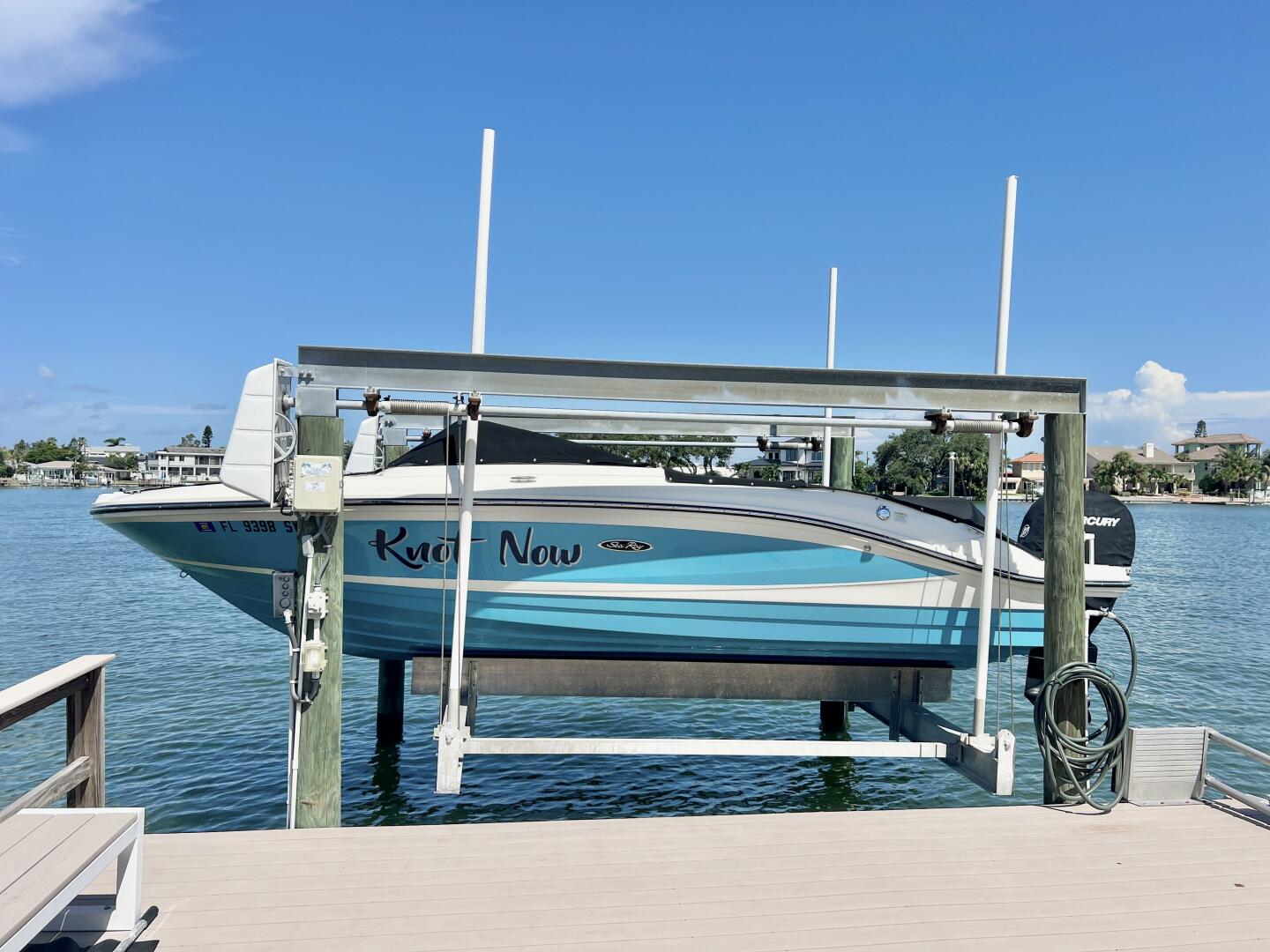 Slide: The Image of Sea Ray SPX 210 Outboard 2021 - 5577794