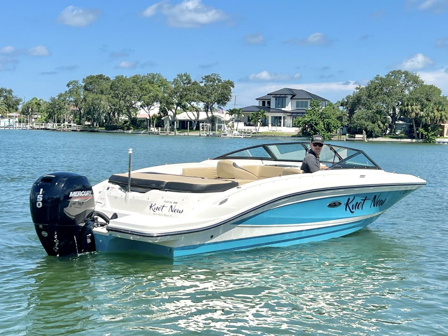 Slide: The Image of Sea Ray SPX 210 Outboard 2021 - 5577796