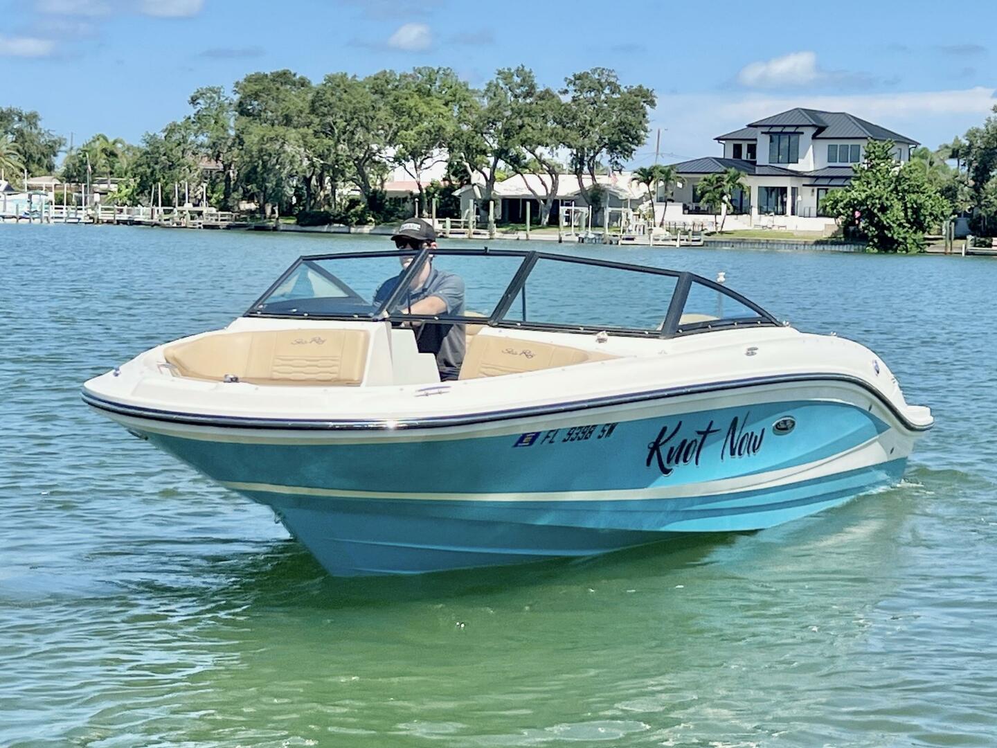 Slide: The Image of Sea Ray SPX 210 Outboard 2021 - 5577797