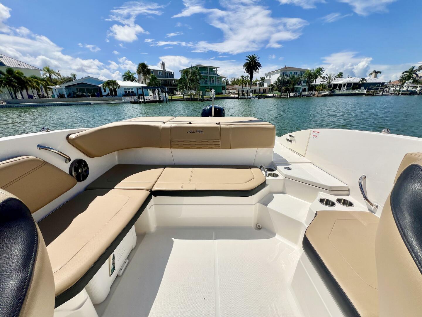 Slide: The Image of Sea Ray SPX 210 Outboard 2021 - 5577799