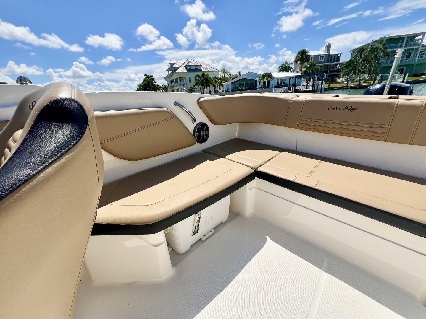 Slide: The Image of Sea Ray SPX 210 Outboard 2021 - 5577800