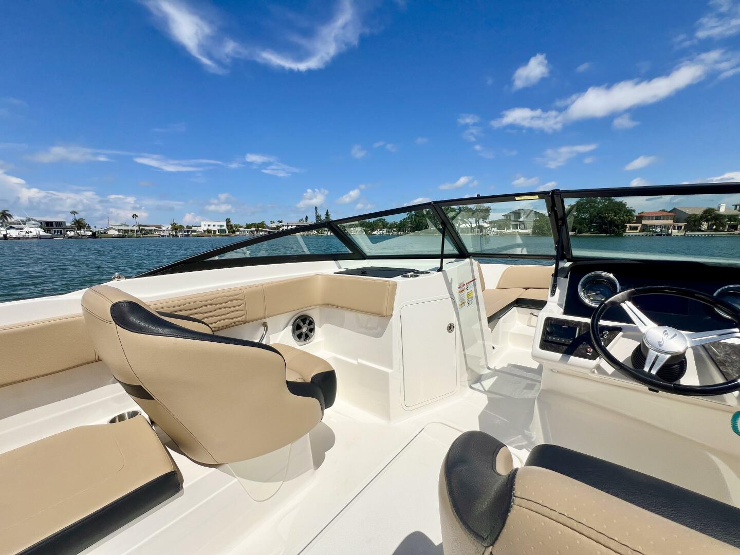 Slide: The Image of Sea Ray SPX 210 Outboard 2021 - 5577803