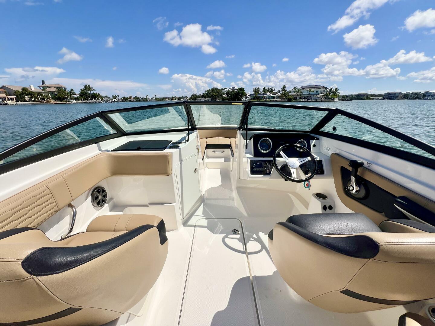 Slide: The Image of Sea Ray SPX 210 Outboard 2021 - 5577807