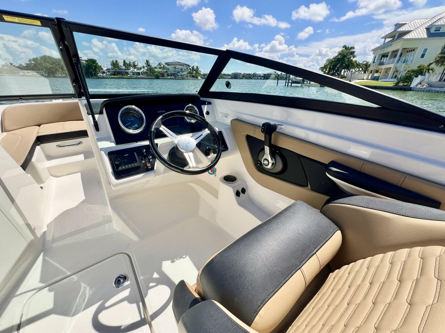 Slide: The Image of Sea Ray SPX 210 Outboard 2021 - 5577808