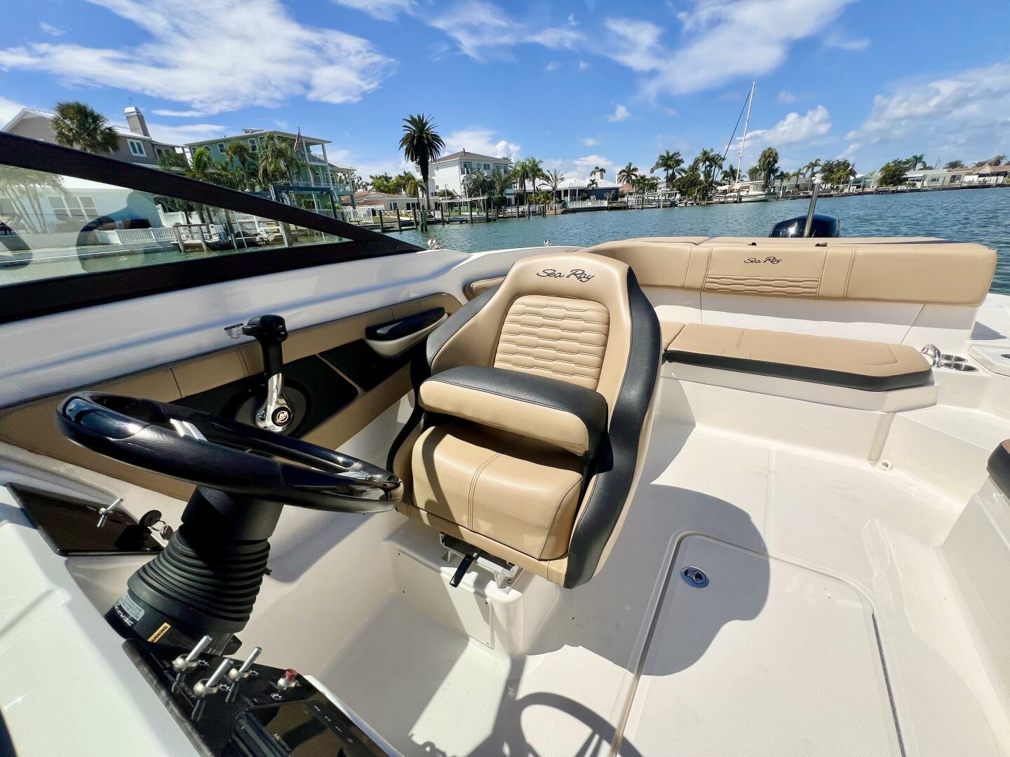 Slide: The Image of Sea Ray SPX 210 Outboard 2021 - 5577811