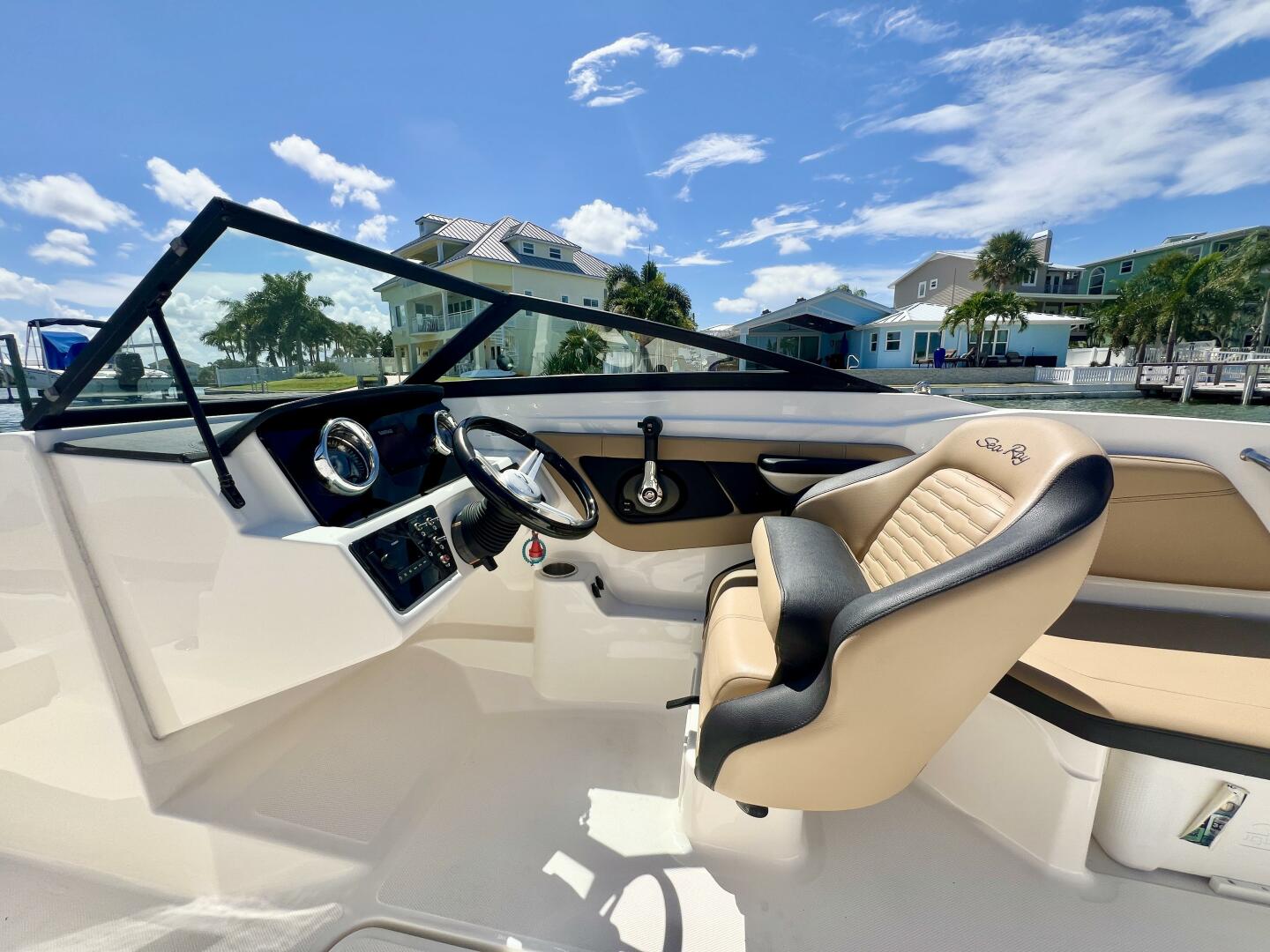 Slide: The Image of Sea Ray SPX 210 Outboard 2021 - 5577814