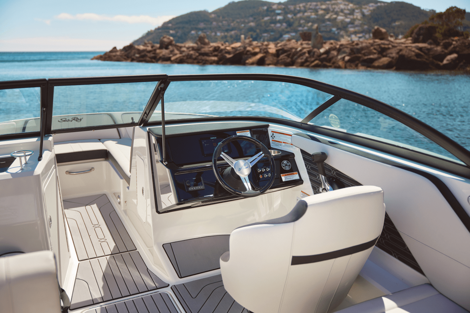 Slide: The Image of Sea Ray SPX 210 Outboard 2024 - 10