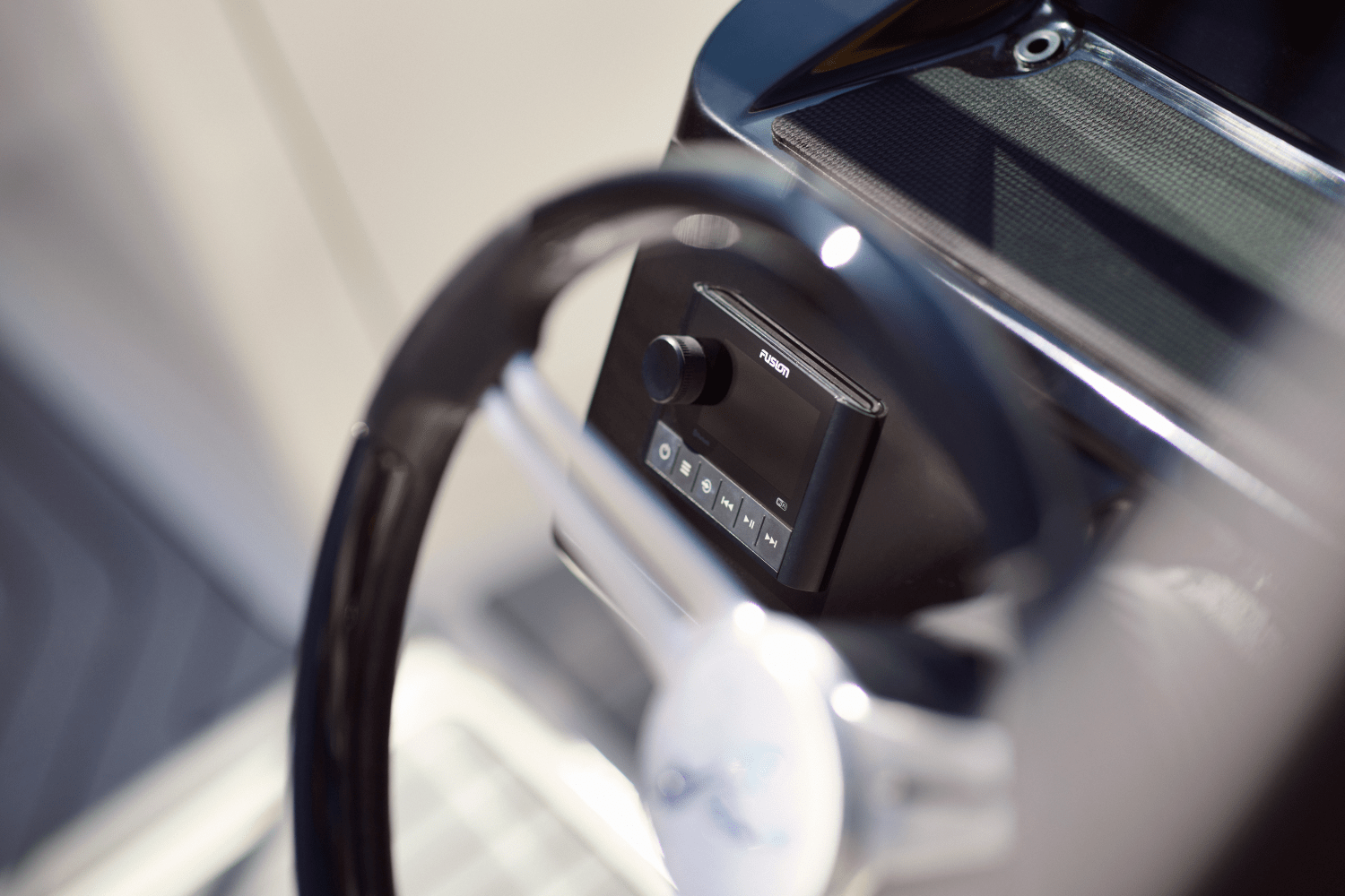 Slide: The Image of Sea Ray SPX 210 Outboard 2024 - 11