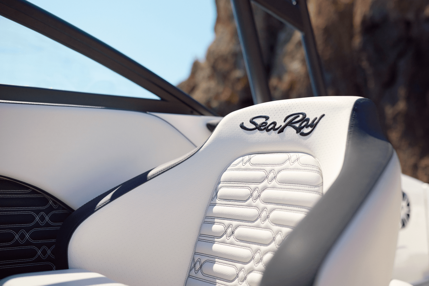 Slide: The Image of Sea Ray SPX 210 Outboard 2024 - 13