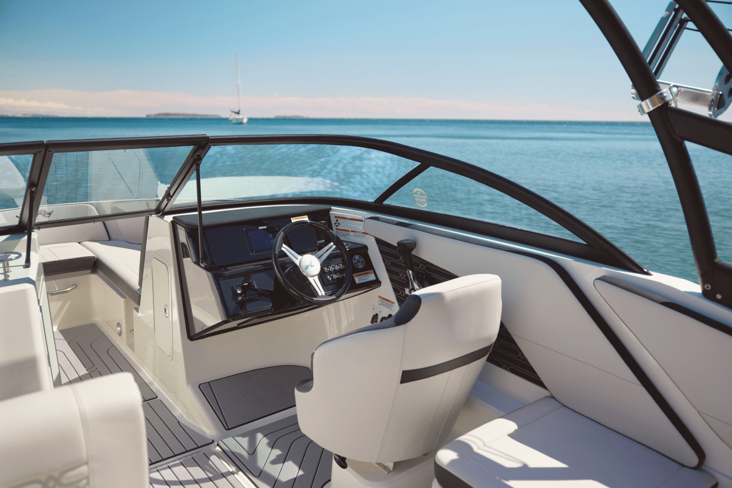 Slide: The Image of Sea Ray SPX 210 Outboard 2024 - 9