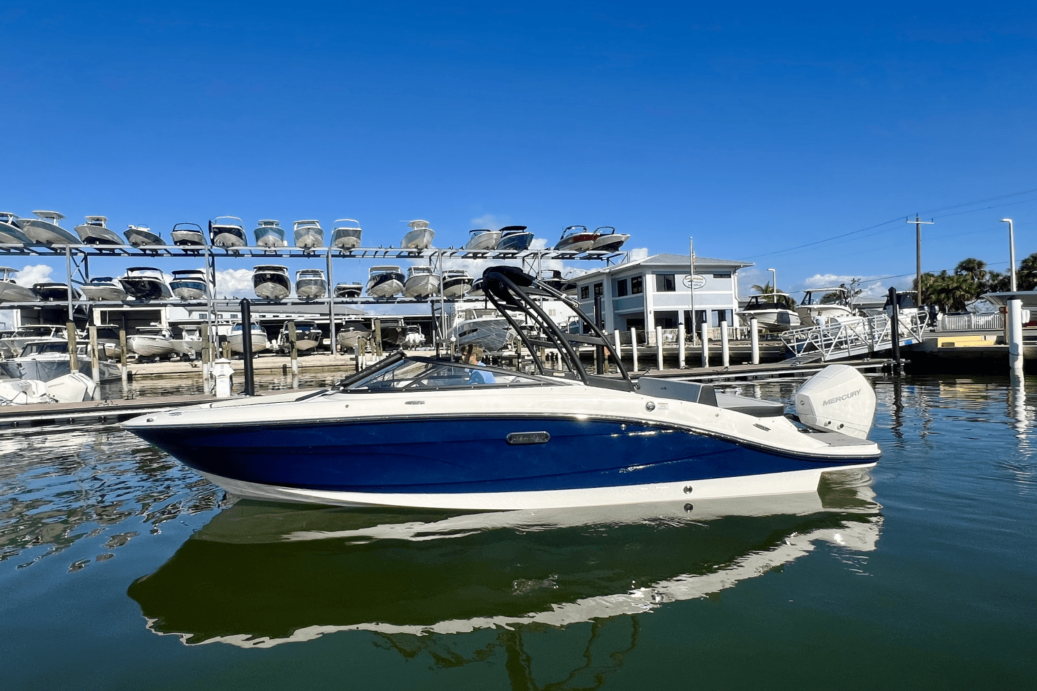 Slide: The Image of Sea Ray SPX 210 Outboard 2025 - 0