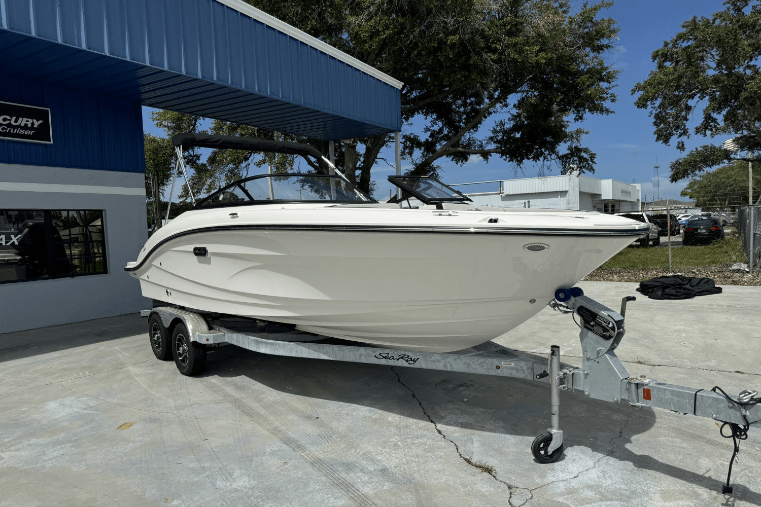 Slide: The Image of Sea Ray SPX 210 Outboard 2025 - 0