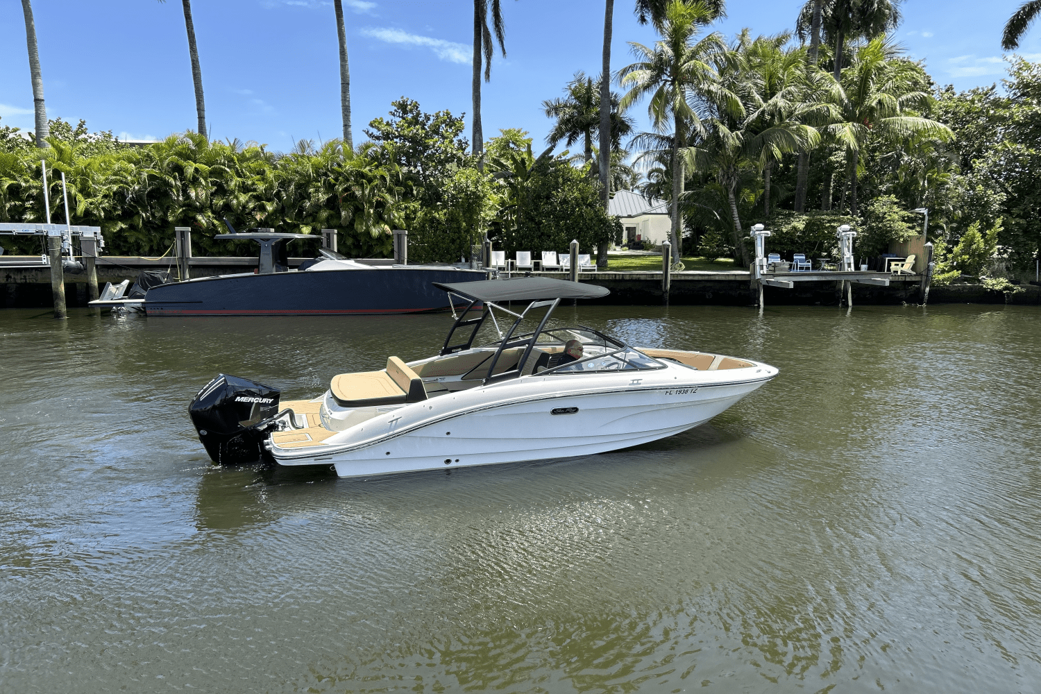 Slide: The Image of Sea Ray SPX 210 Outboard 2025 - 1