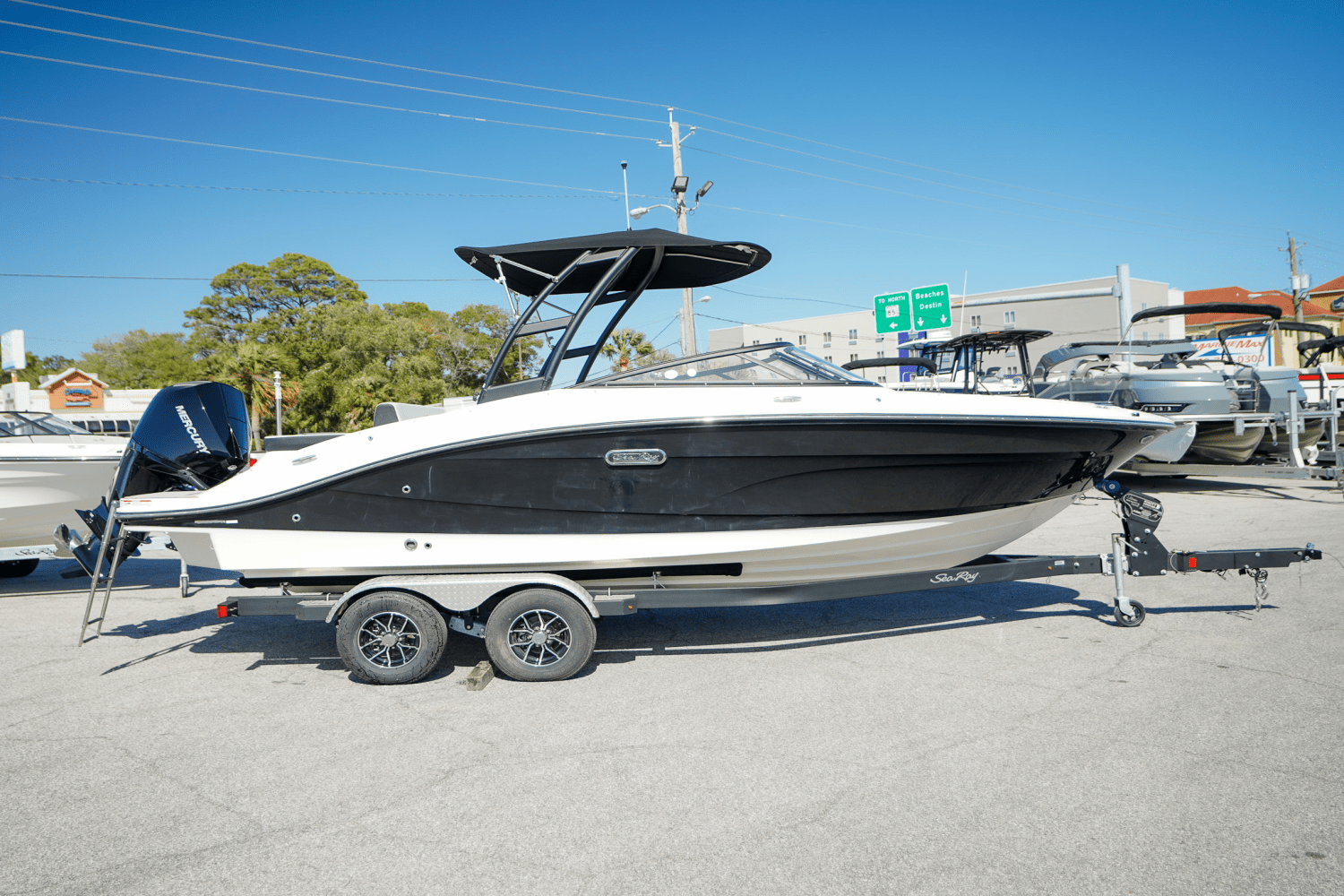 Slide: The Image of Sea Ray SPX 210 Outboard 2025 - 1