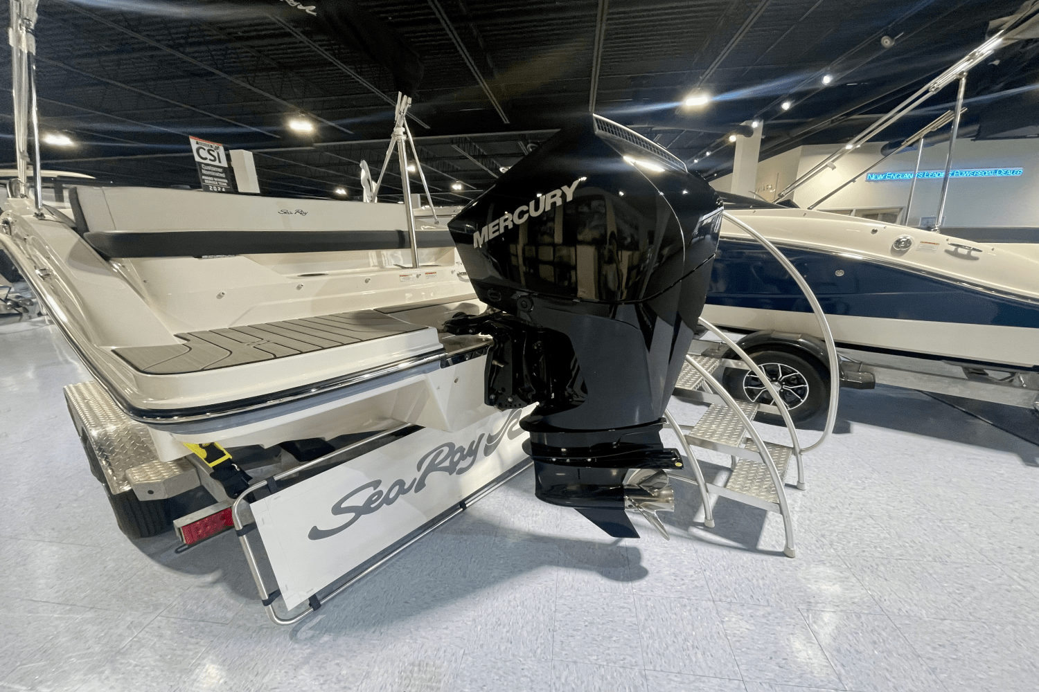 Slide: The Image of Sea Ray SPX 210 Outboard 2025 - 1