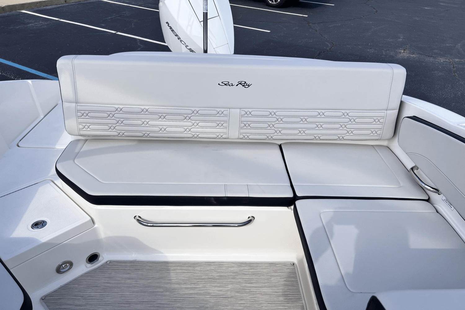 Slide: The Image of Sea Ray SPX 210 Outboard 2025 - 14