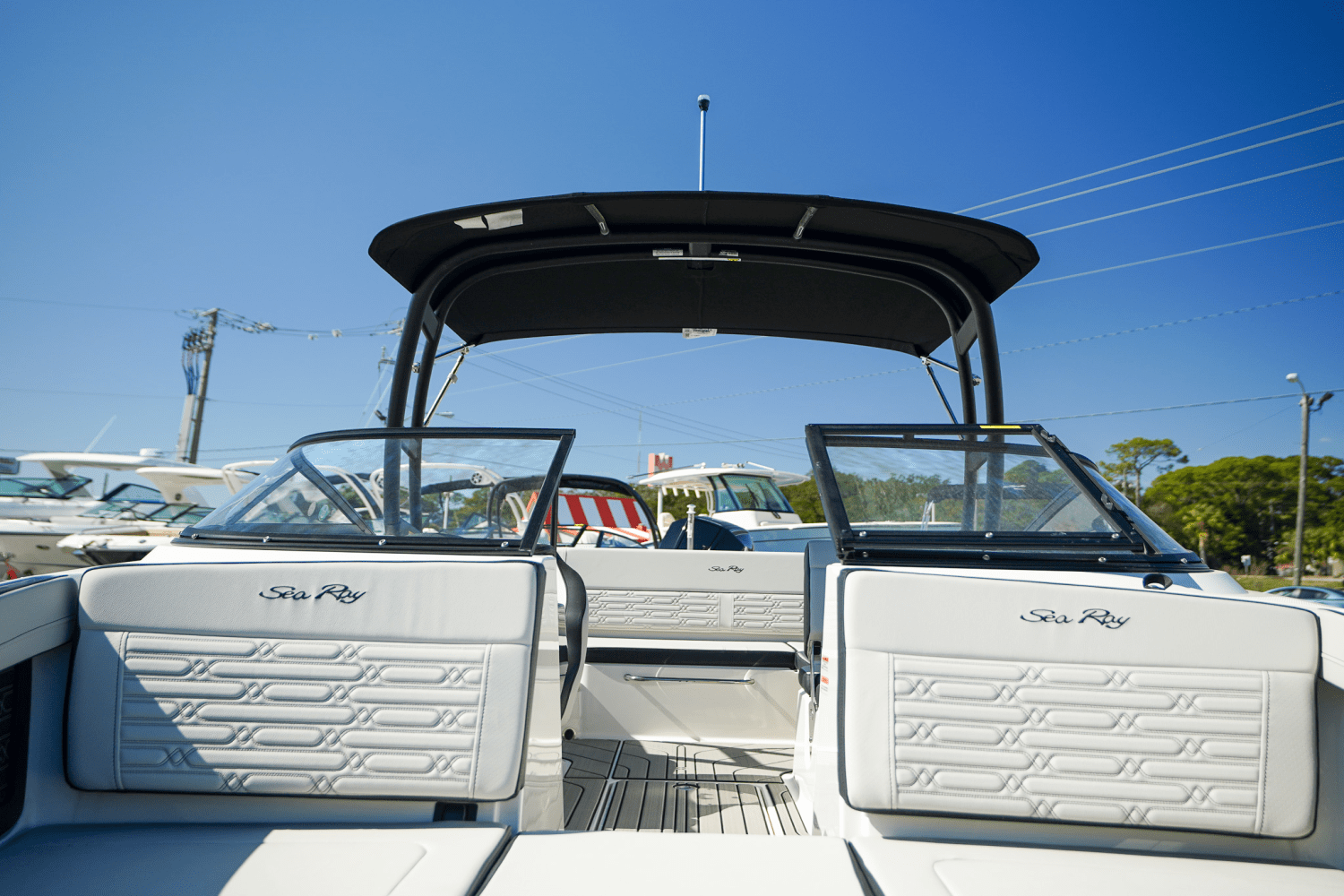 Slide: The Image of Sea Ray SPX 210 Outboard 2025 - 15