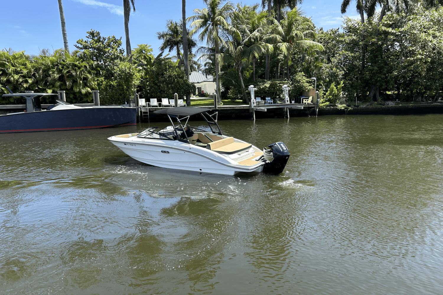 Slide: The Image of Sea Ray SPX 210 Outboard 2025 - 15