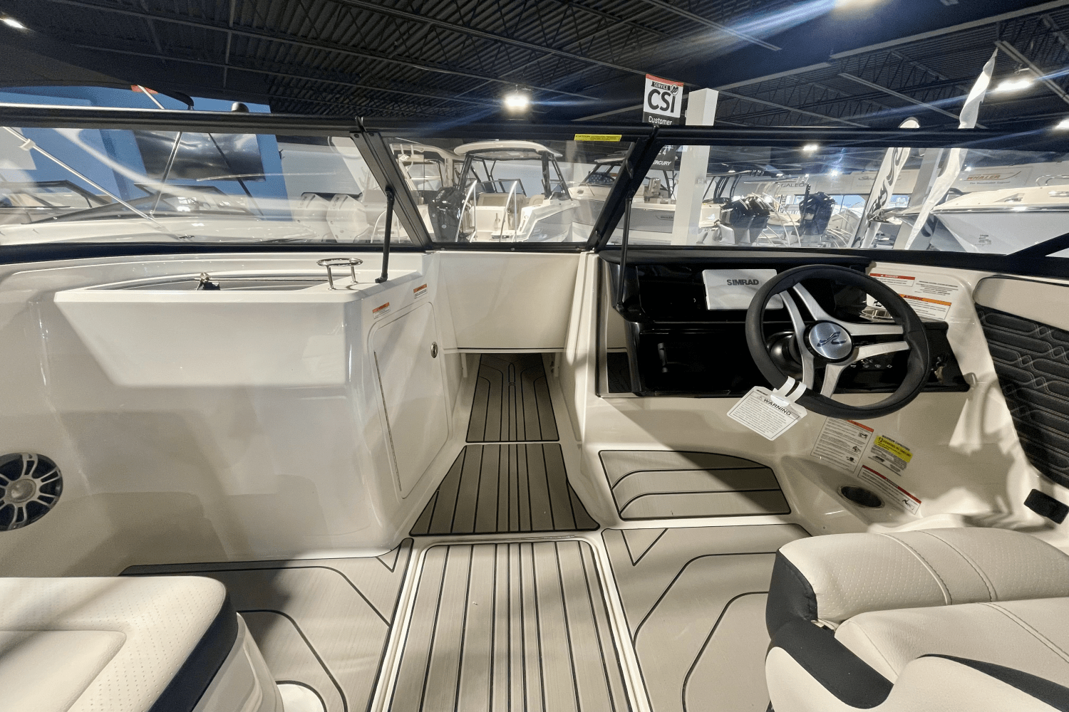 Slide: The Image of Sea Ray SPX 210 Outboard 2025 - 15