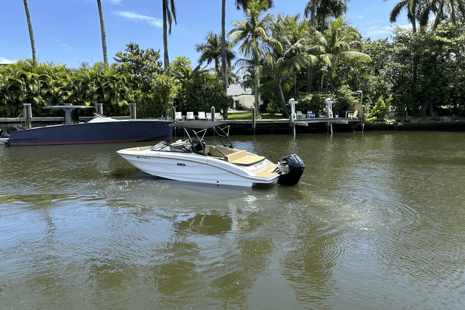 Slide: The Image of Sea Ray SPX 210 Outboard 2025 - 18