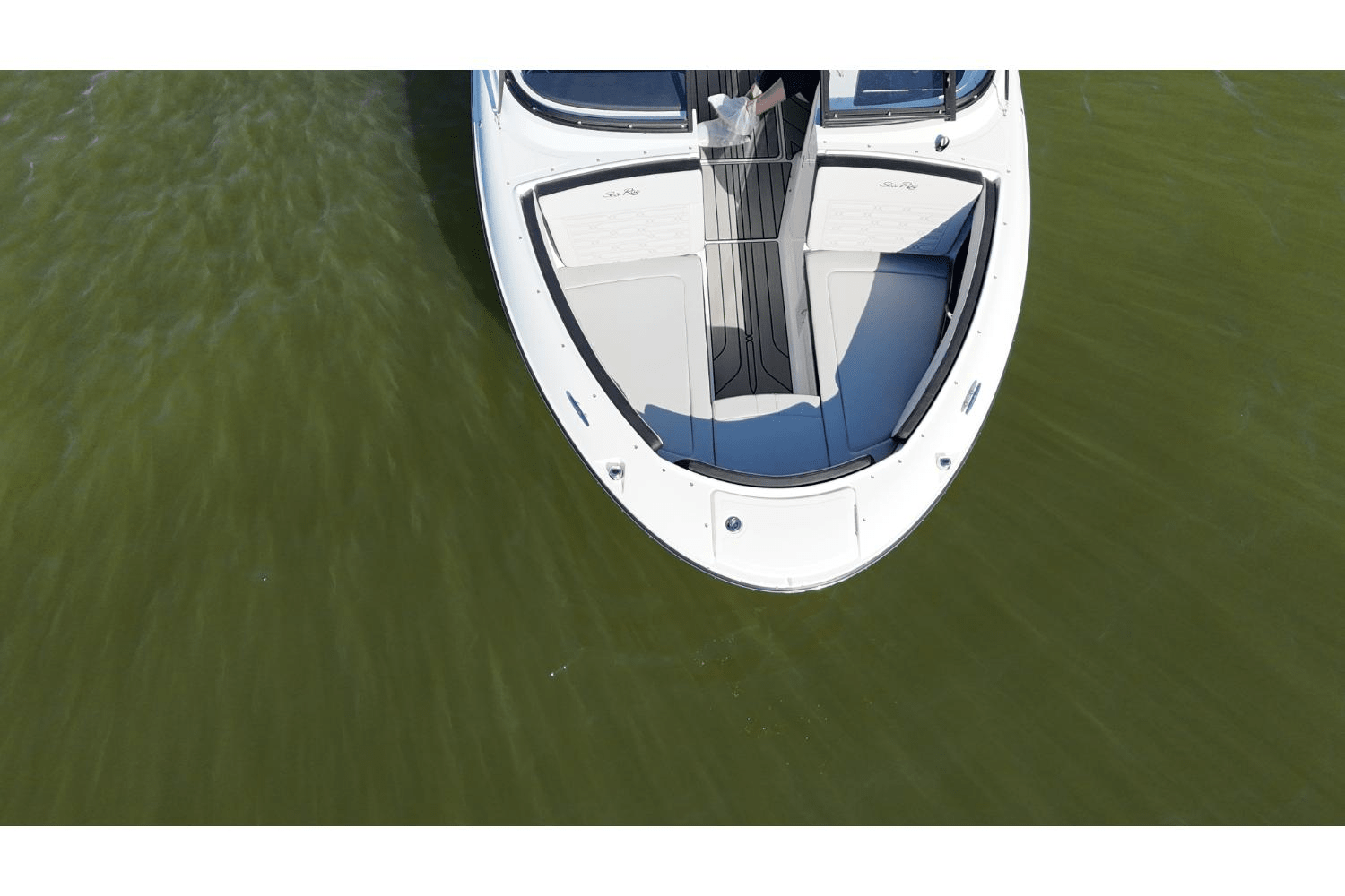 Slide: The Image of Sea Ray SPX 210 Outboard 2025 - 18