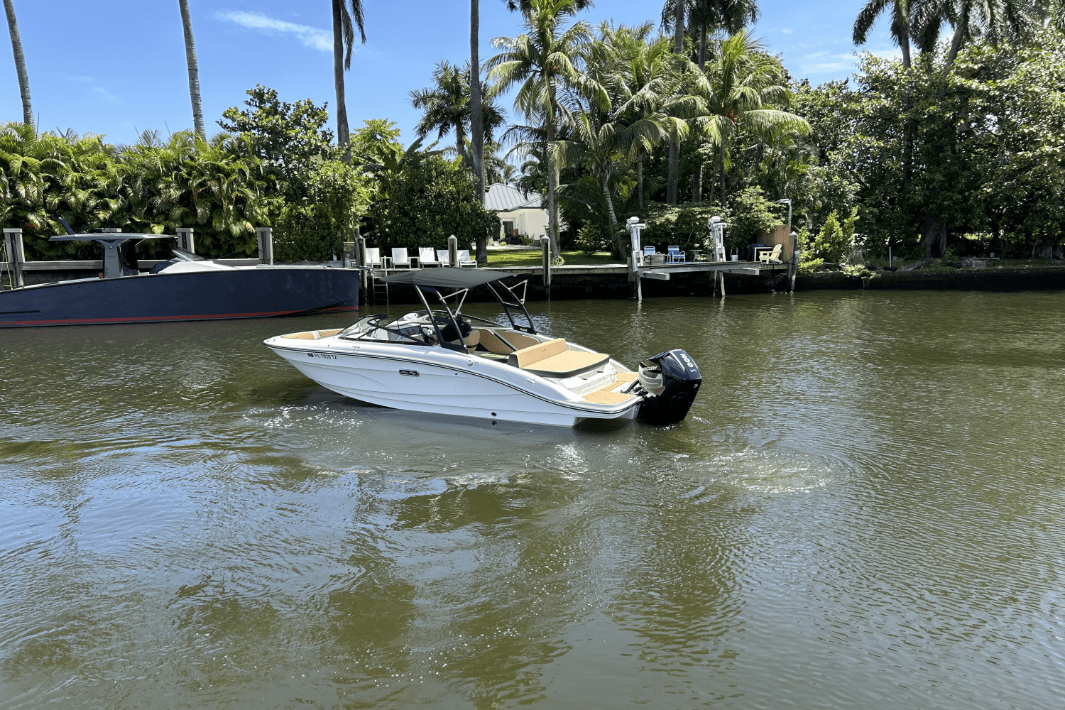 Slide: The Image of Sea Ray SPX 210 Outboard 2025 - 19