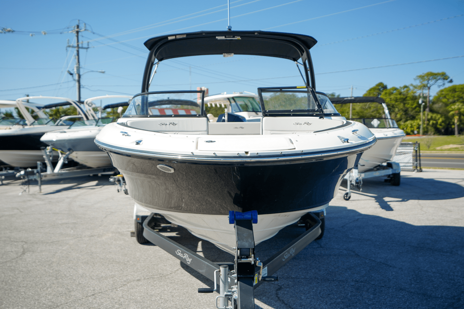 Slide: The Image of Sea Ray SPX 210 Outboard 2025 - 2