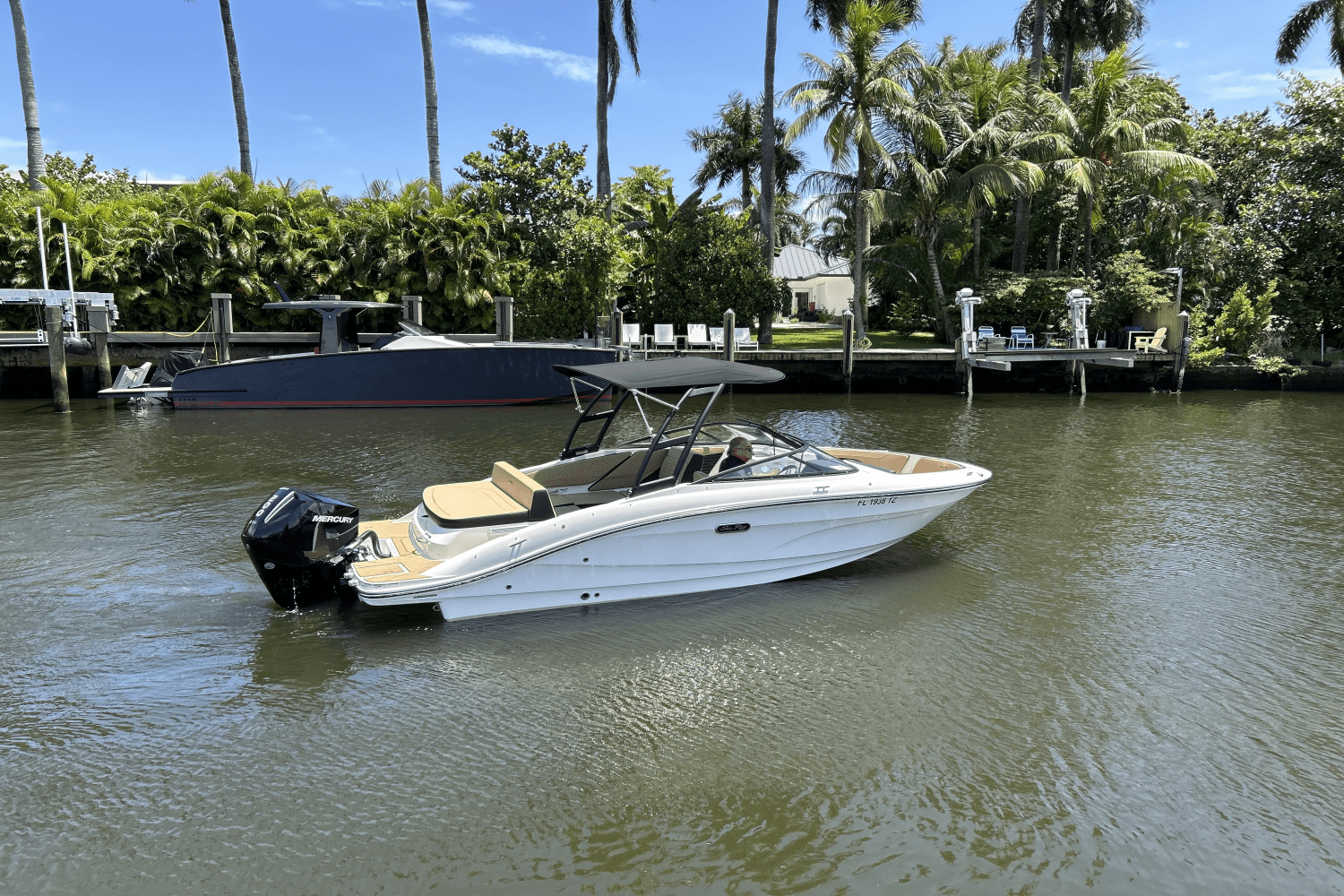 Slide: The Image of Sea Ray SPX 210 Outboard 2025 - 2