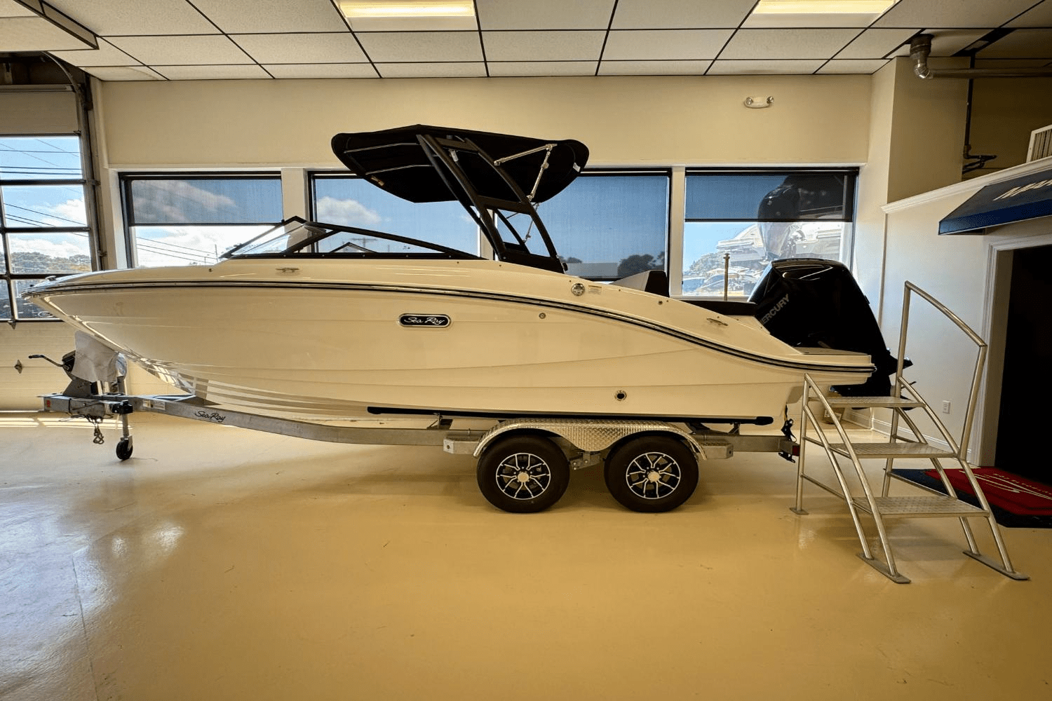 Slide: The Image of Sea Ray SPX 210 Outboard 2025 - 2