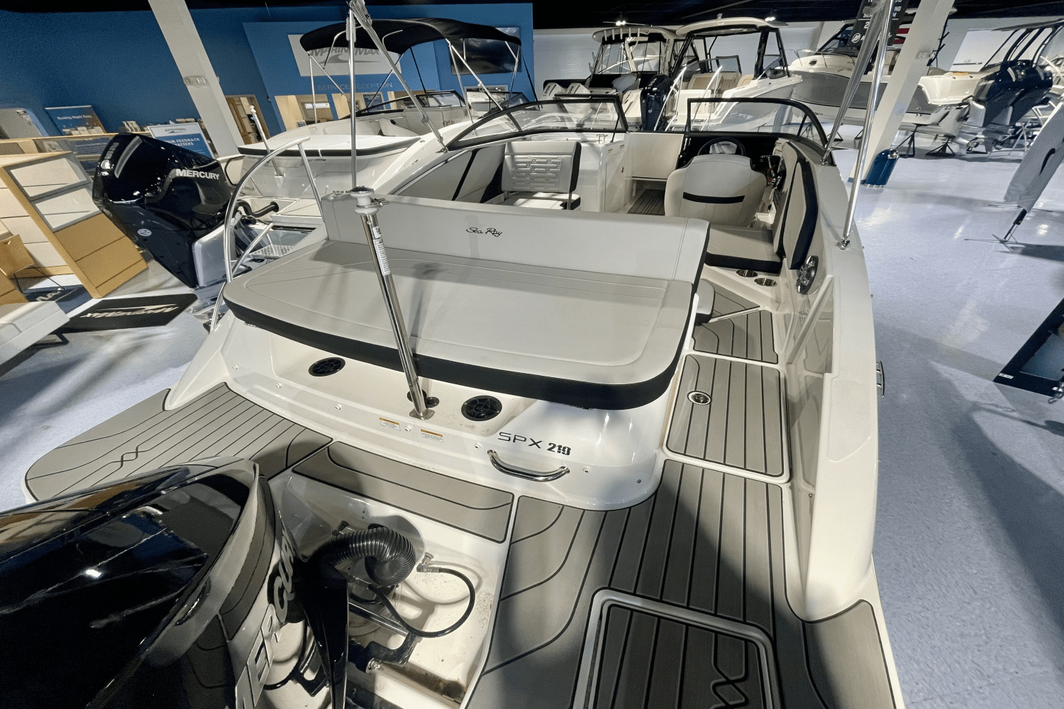 Slide: The Image of Sea Ray SPX 210 Outboard 2025 - 2