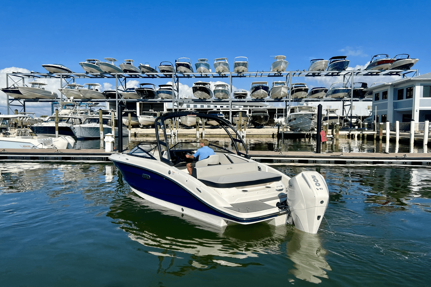 Slide: The Image of Sea Ray SPX 210 Outboard 2025 - 2