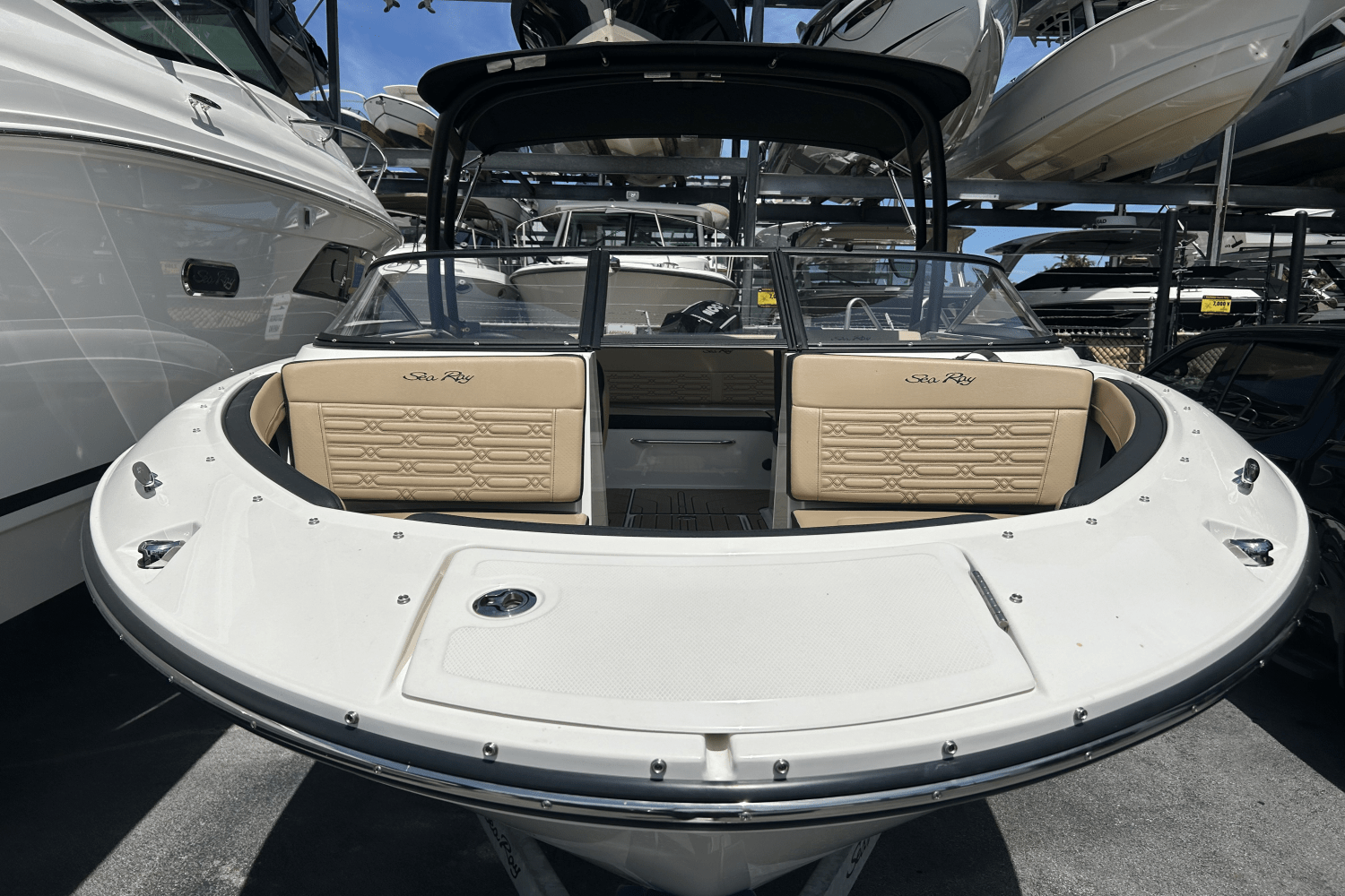 Slide: The Image of Sea Ray SPX 210 Outboard 2025 - 24