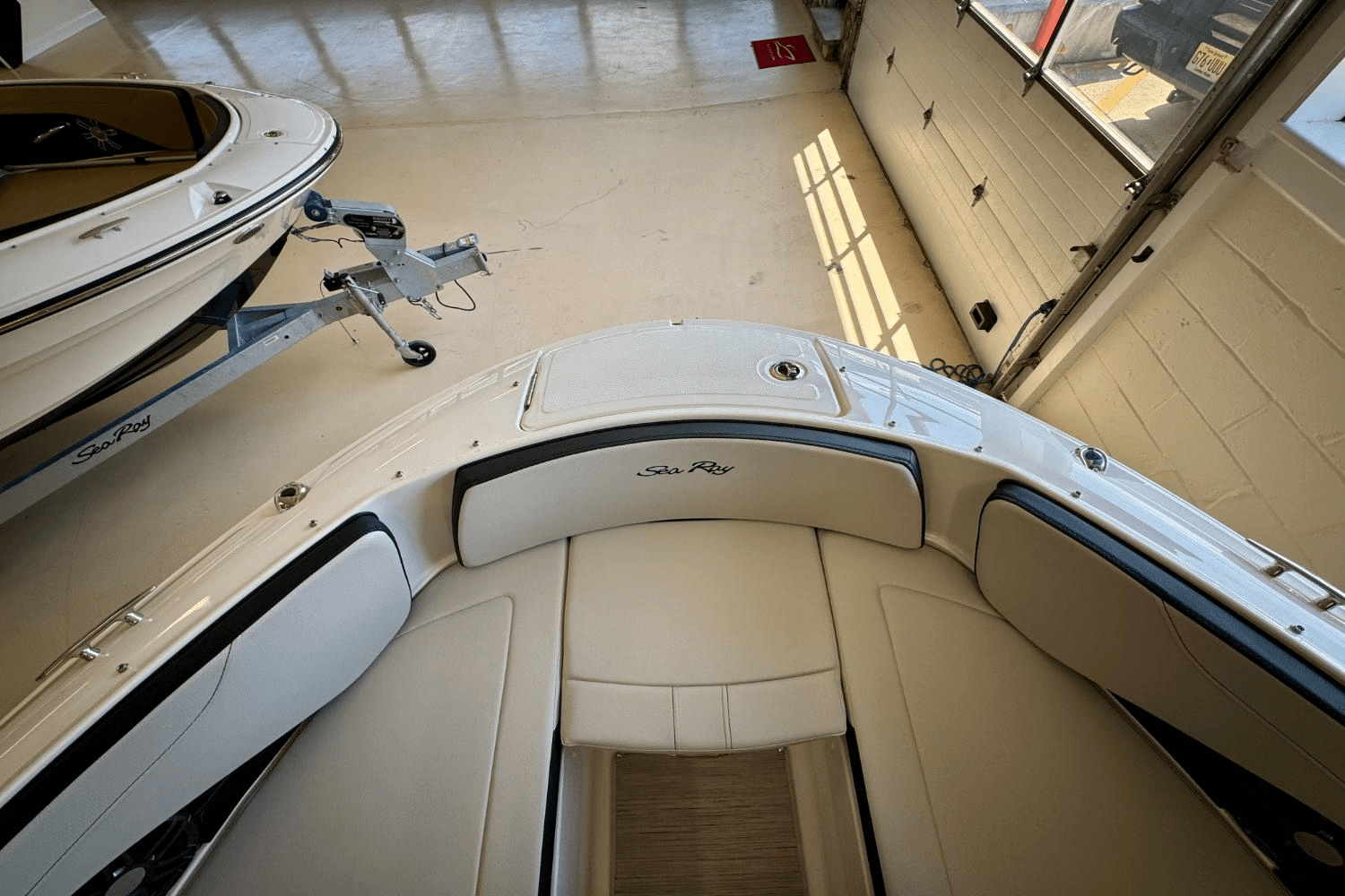 Slide: The Image of Sea Ray SPX 210 Outboard 2025 - 24