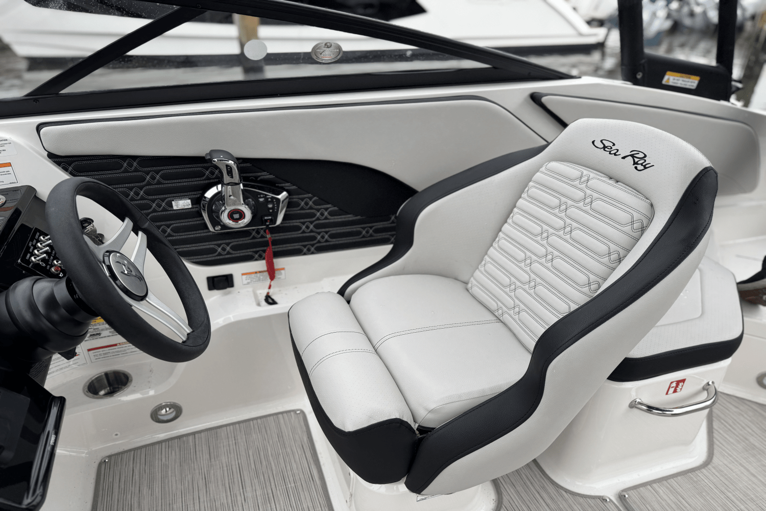 Slide: The Image of Sea Ray SPX 210 Outboard 2025 - 25