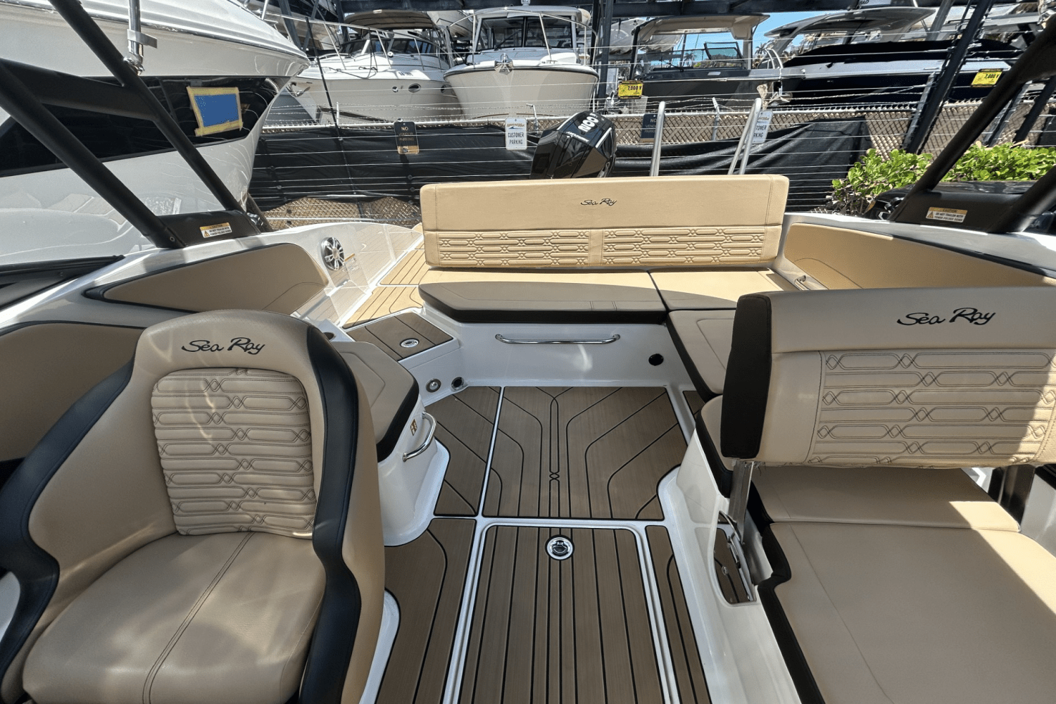 Slide: The Image of Sea Ray SPX 210 Outboard 2025 - 28