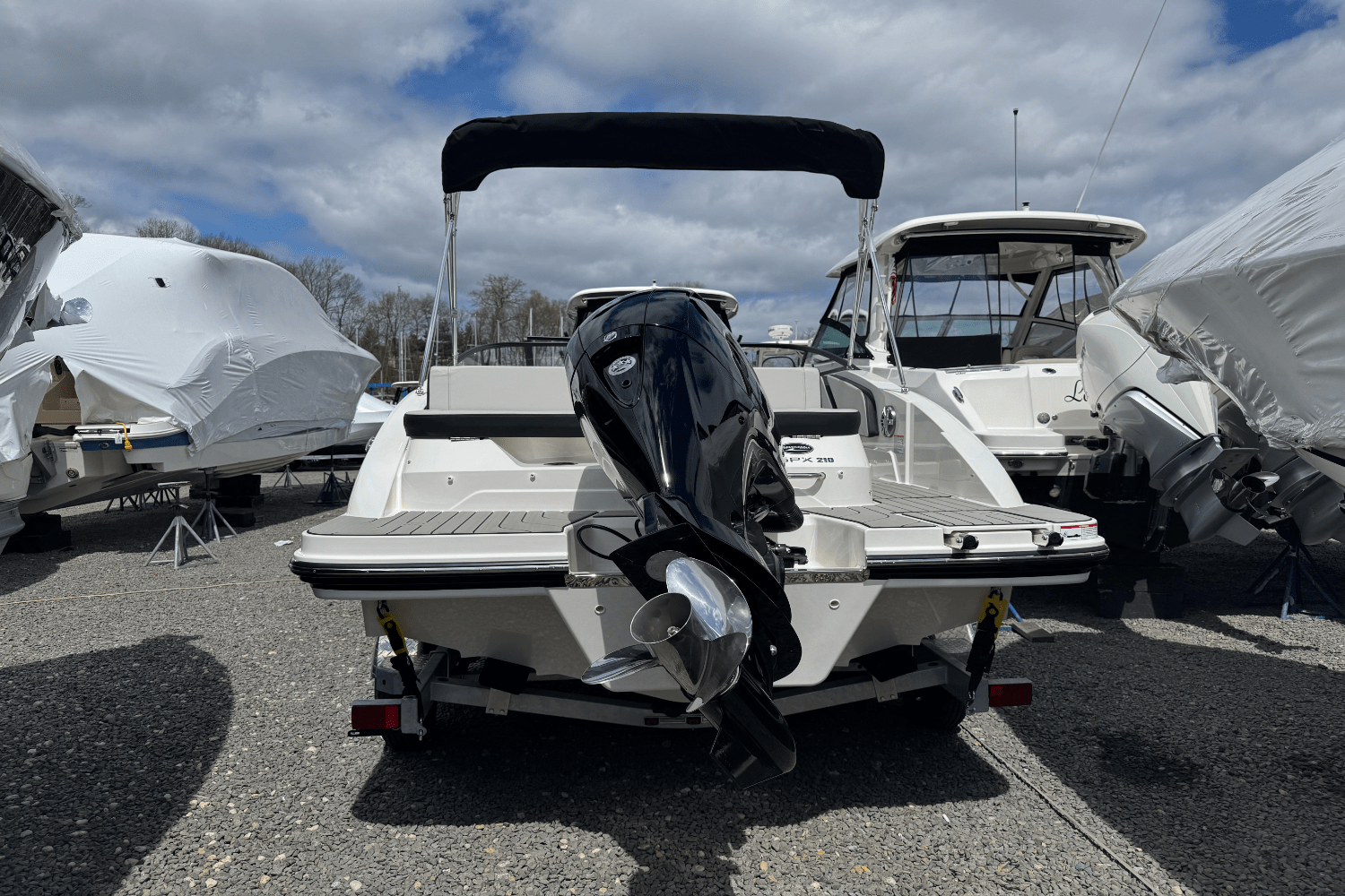 Slide: The Image of Sea Ray SPX 210 Outboard 2025 - 3