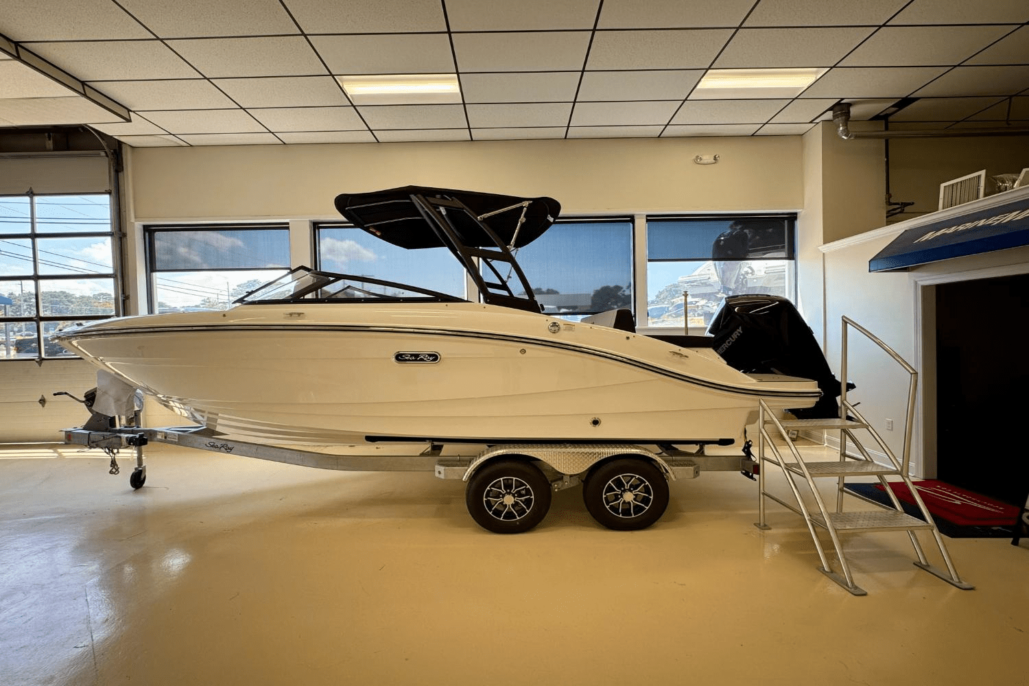 Slide: The Image of Sea Ray SPX 210 Outboard 2025 - 3