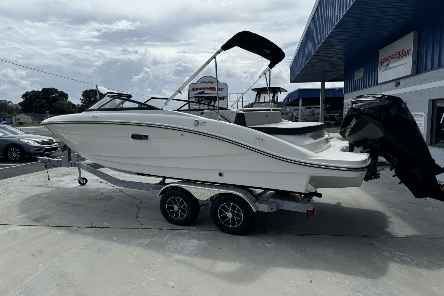 Slide: The Image of Sea Ray SPX 210 Outboard 2025 - 3