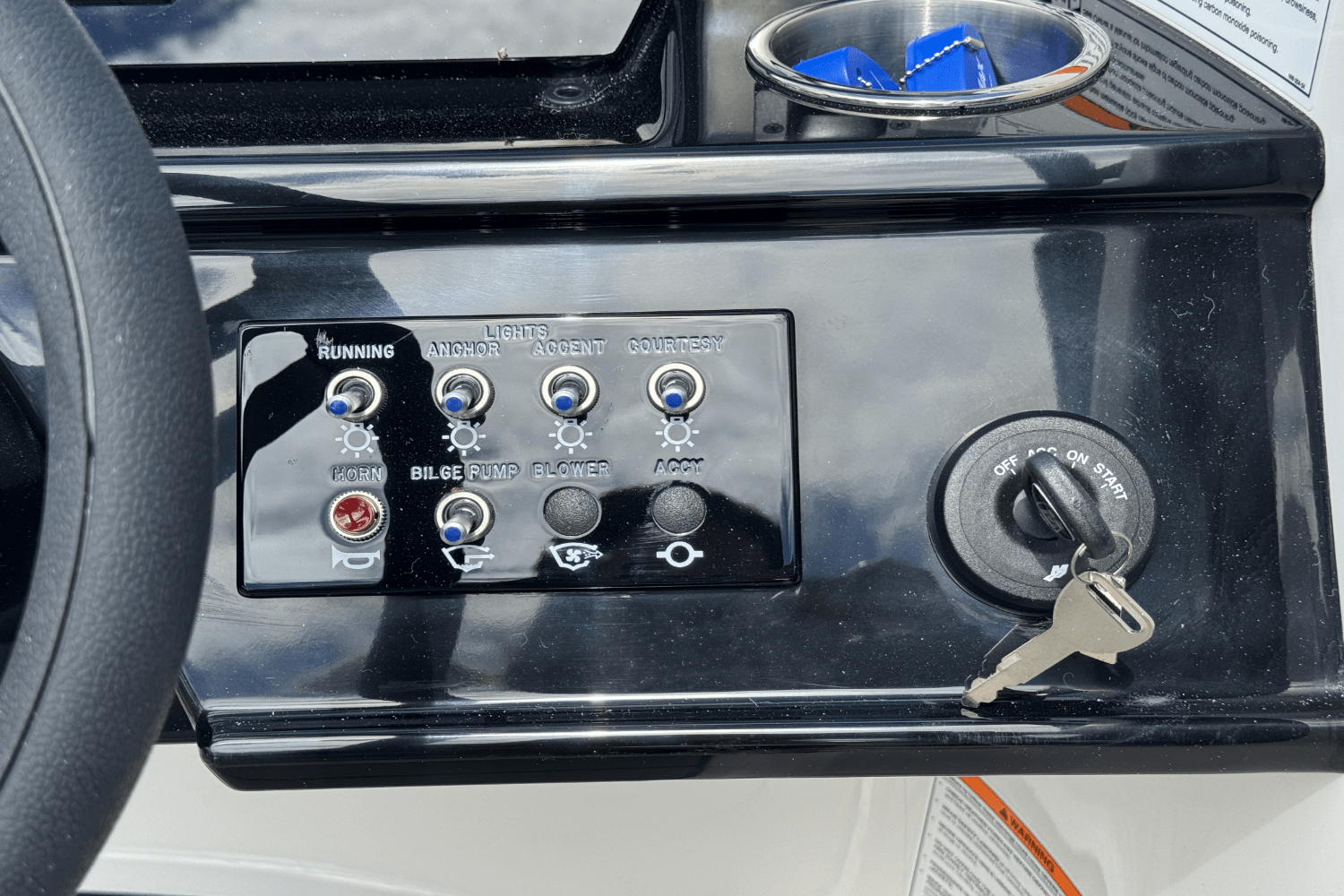 Slide: The Image of Sea Ray SPX 210 Outboard 2025 - 37