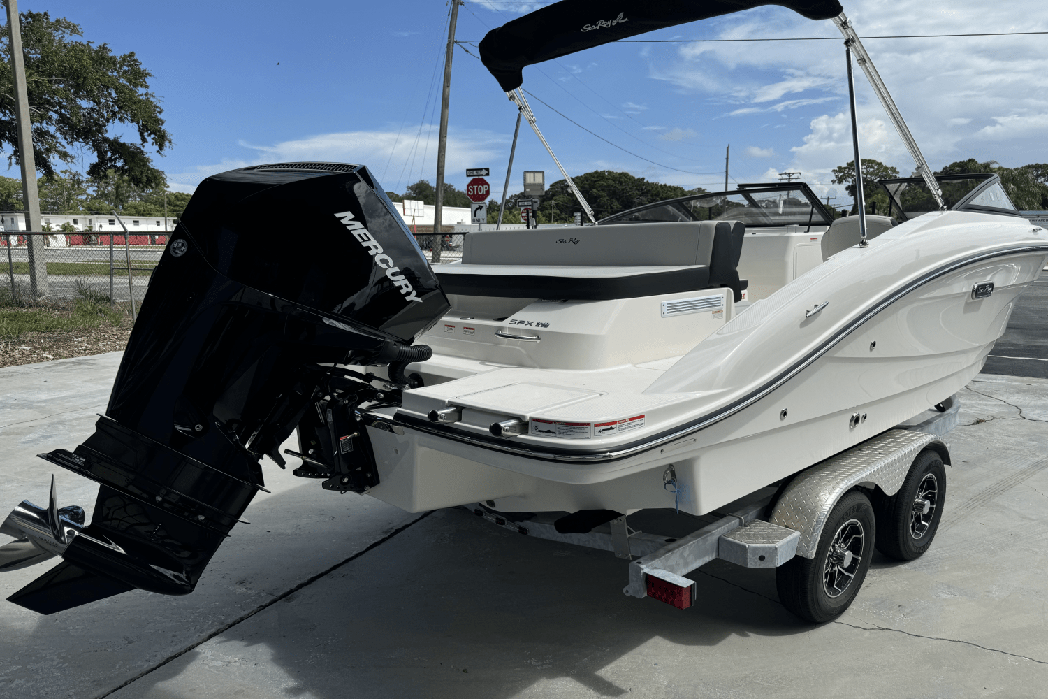 Slide: The Image of Sea Ray SPX 210 Outboard 2025 - 4