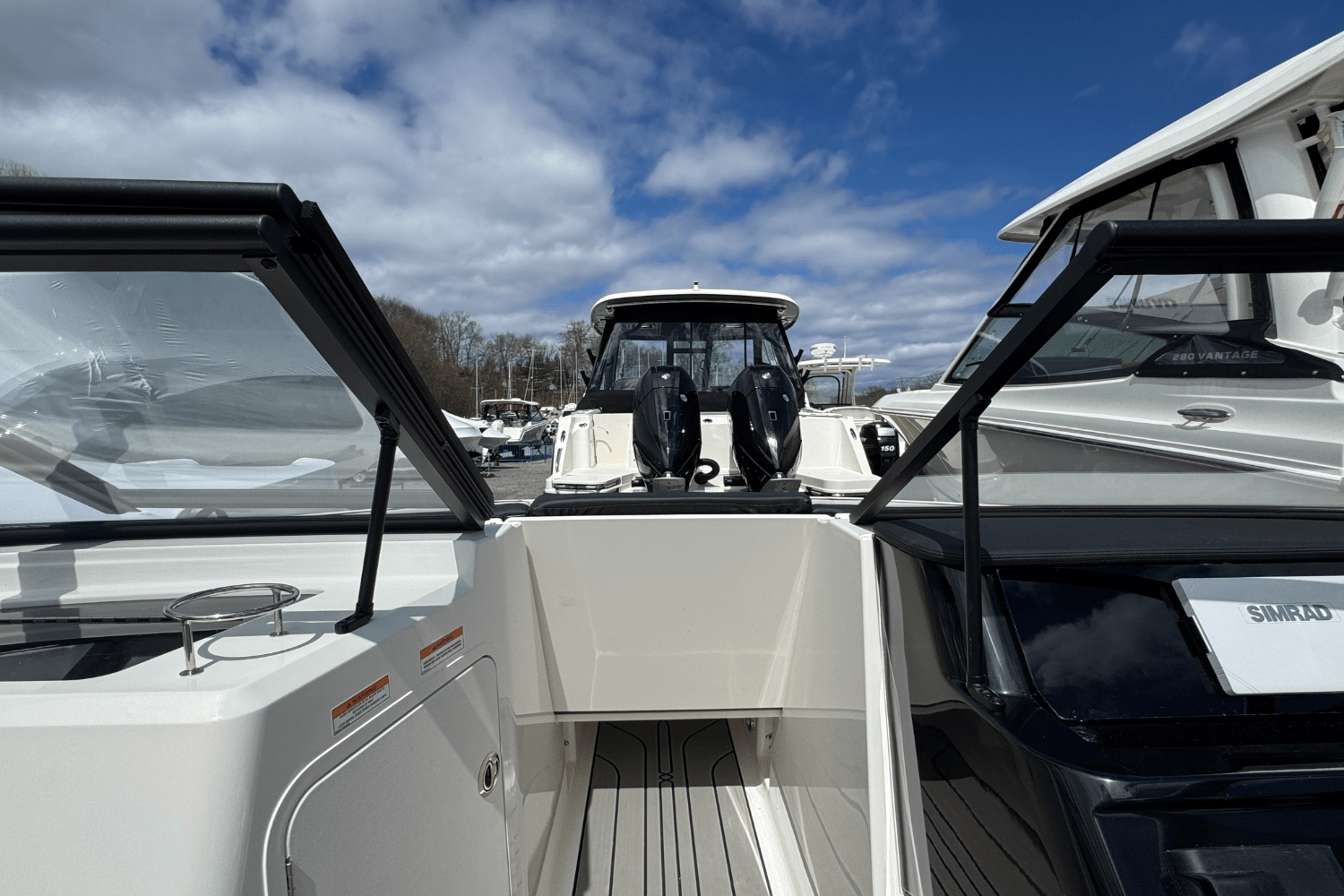 Slide: The Image of Sea Ray SPX 210 Outboard 2025 - 49