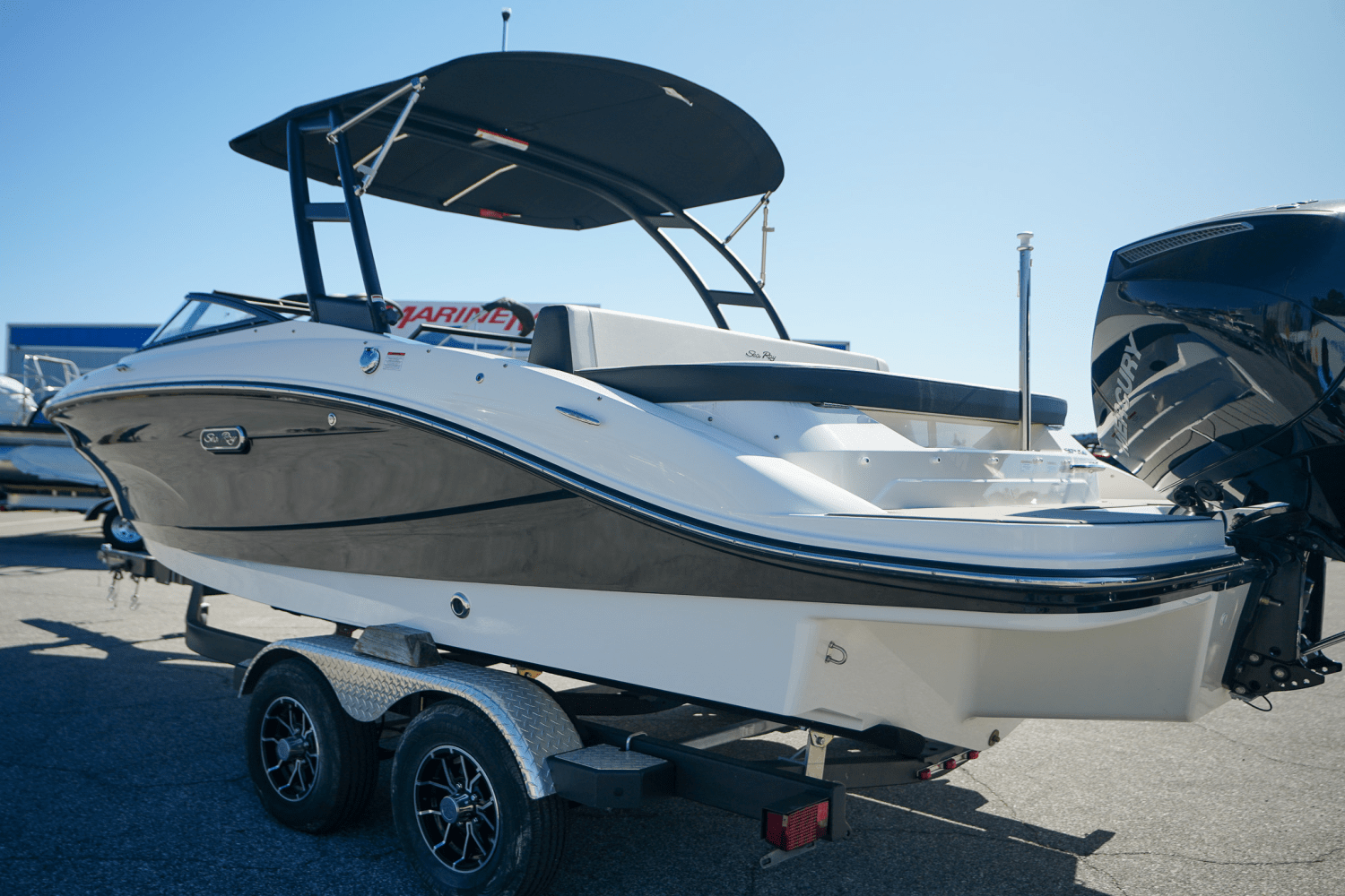 Slide: The Image of Sea Ray SPX 210 Outboard 2025 - 5