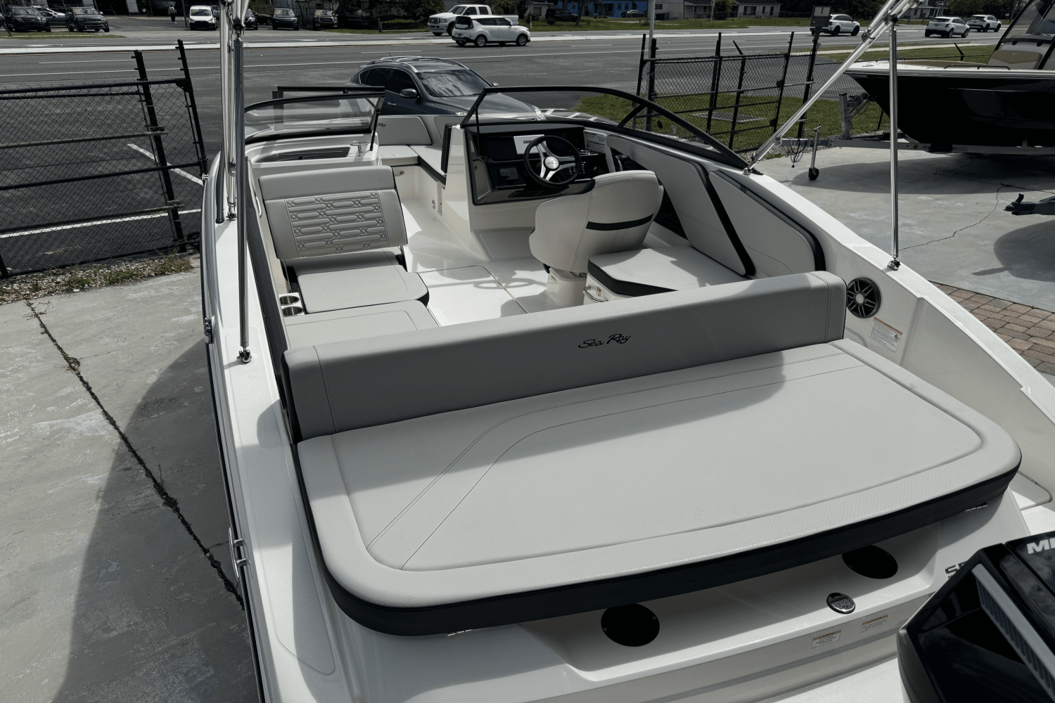 Slide: The Image of Sea Ray SPX 210 Outboard 2025 - 5