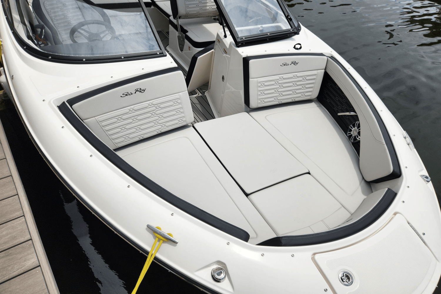Slide: The Image of Sea Ray SPX 210 Outboard 2025 - 5