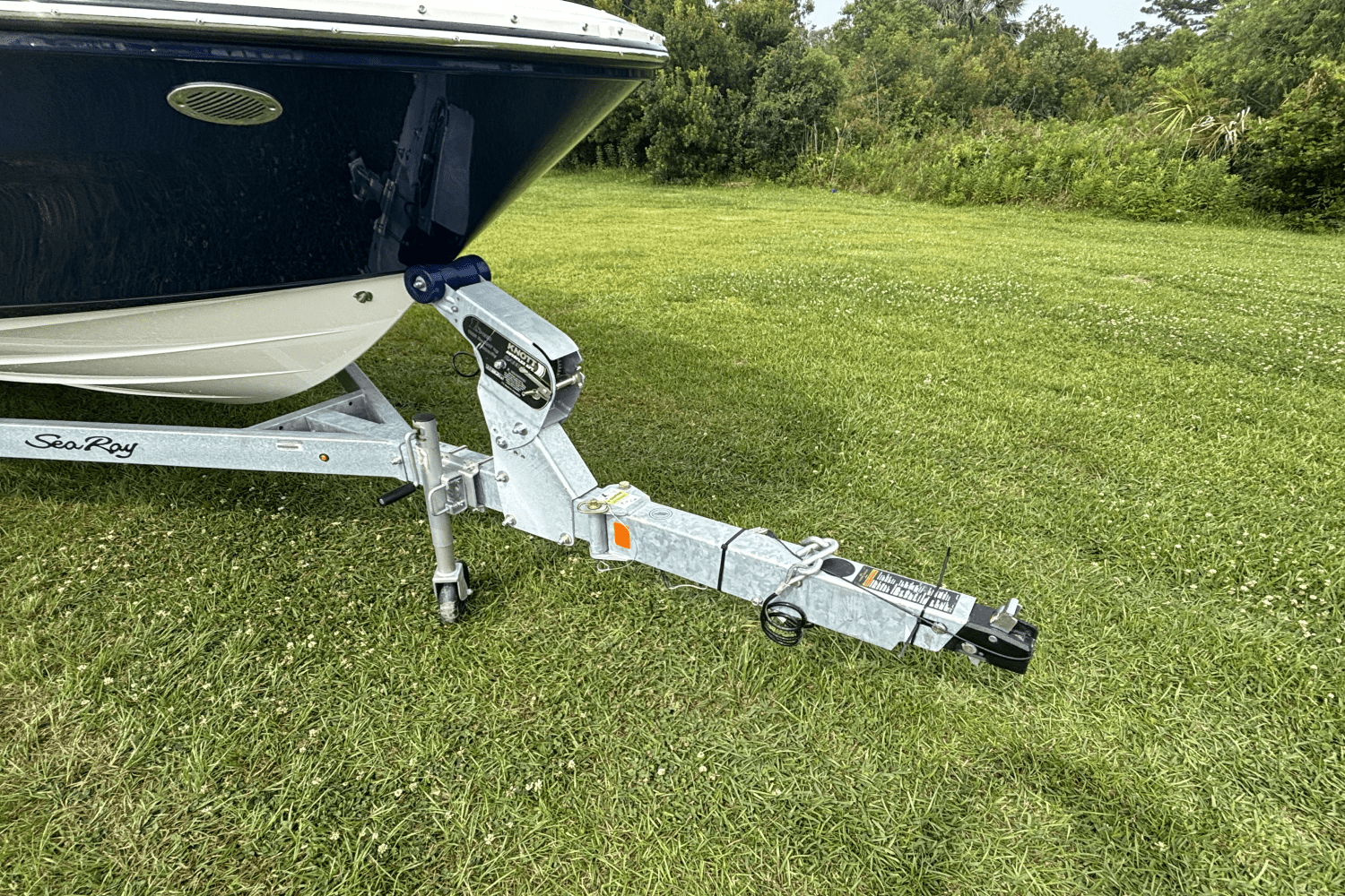 Slide: The Image of Sea Ray SPX 210 Outboard 2025 - 6