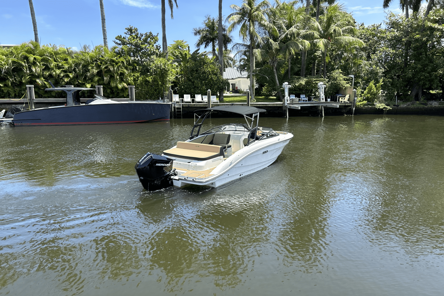 Slide: The Image of Sea Ray SPX 210 Outboard 2025 - 6
