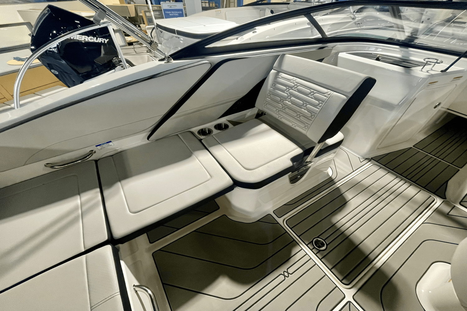 Slide: The Image of Sea Ray SPX 210 Outboard 2025 - 6