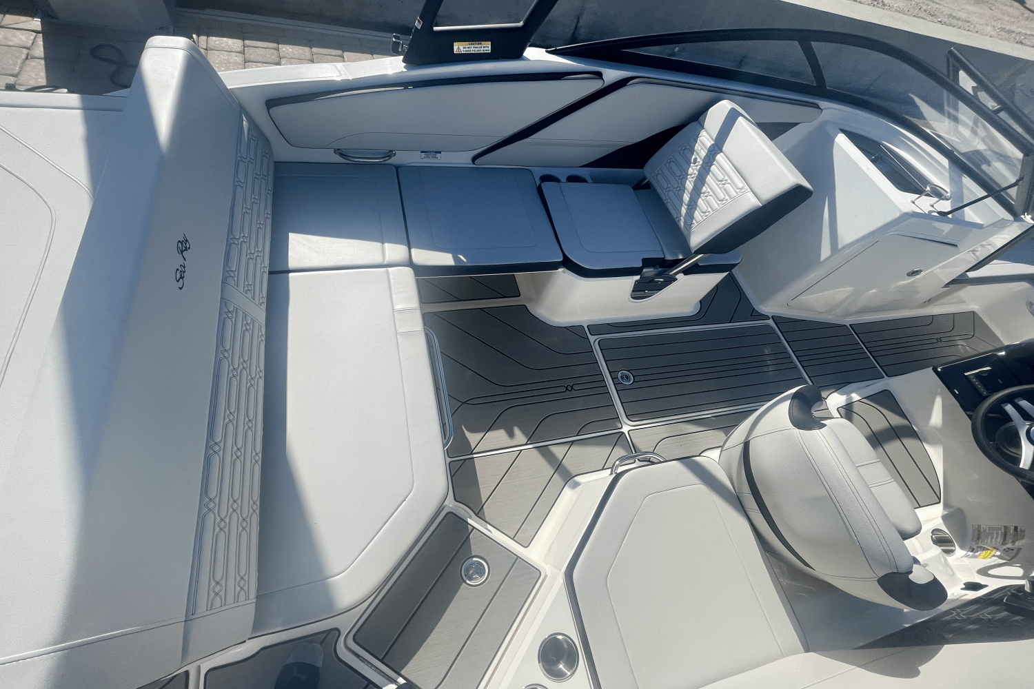 Slide: The Image of Sea Ray SPX 210 Outboard 2025 - 7